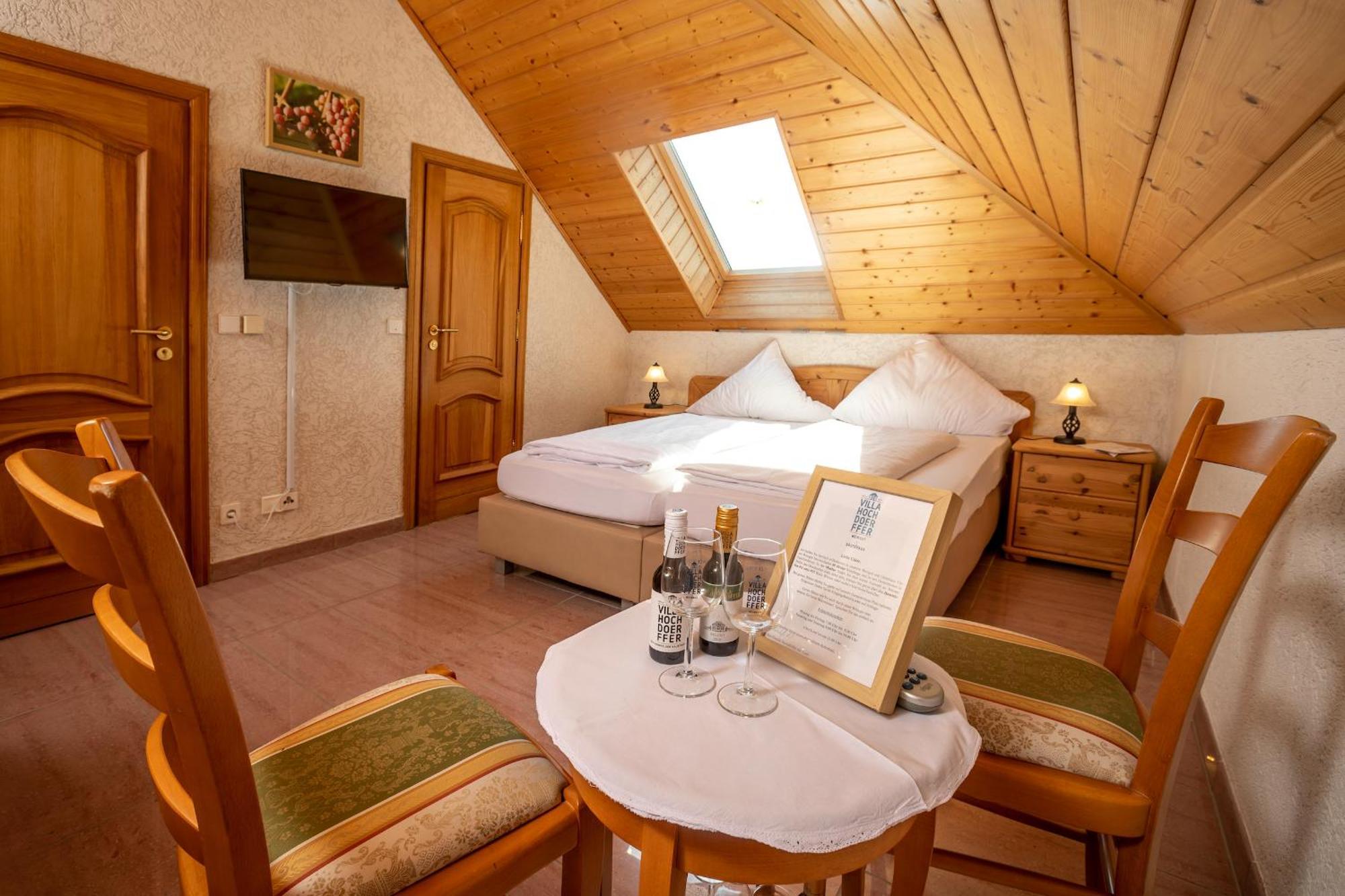 Villa Hochdoerffer Gaestehaus Ландау  Экстерьер фото